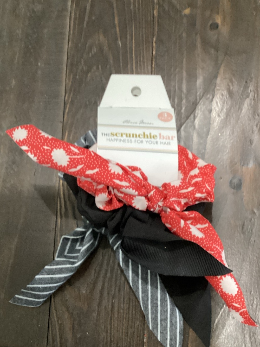 Olivia Moon Red & White Floral Scrunchie Set with Black and‎ Gray Accents
